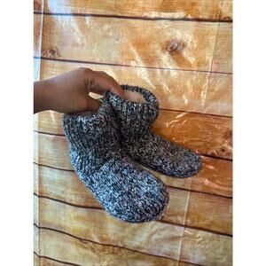 New Bombas Gripper Slippers Sherpa Lined Size Youth 11-13 Taupe
